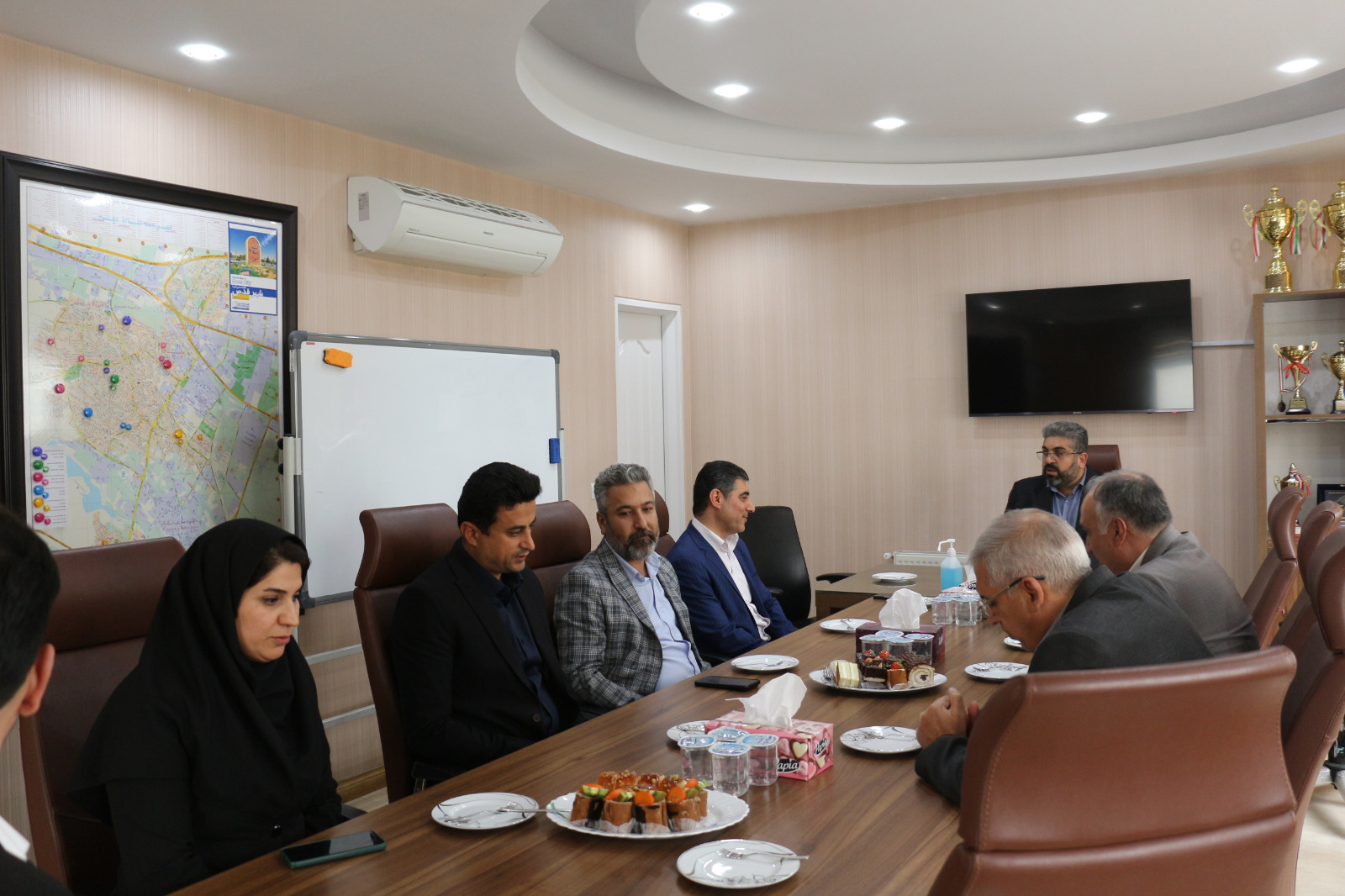 بازدید فرماندار شهرستان قدس از شبکه بهداشت و درمان